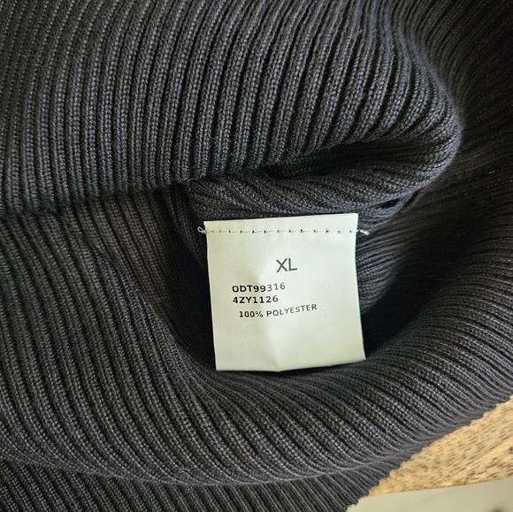 Black Ribbed Long Sleeve Top - Picture 8 of 9